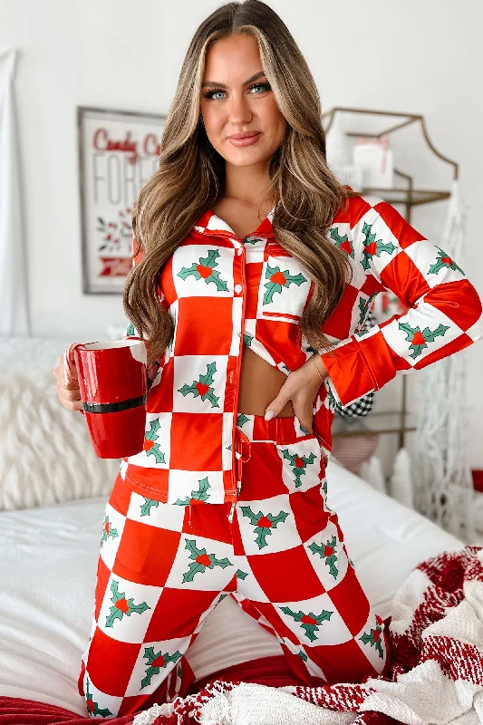 On Christmas Morning Mistletoe Printed Pajama Set (Red)