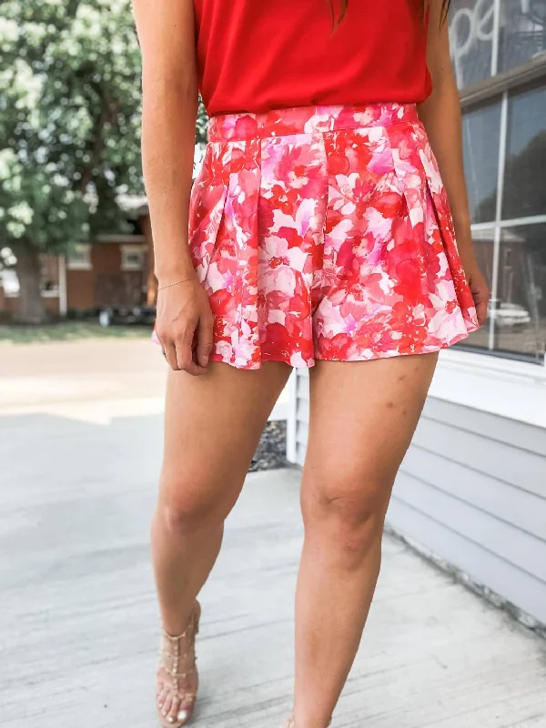 Floral Feeling Pleated Short In Red Multi