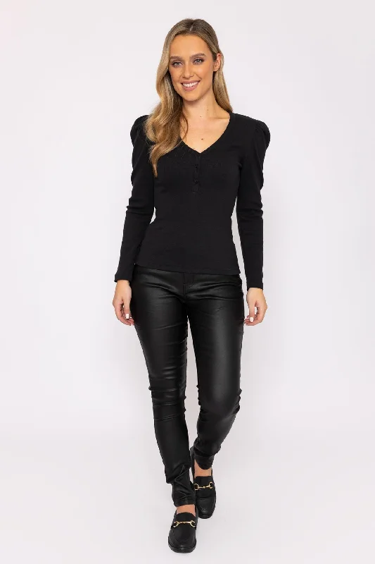 rib-detail-button-top-in-black