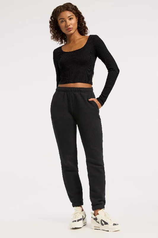 rivington-ribbed-ls-scoop-neck-crop-top-black